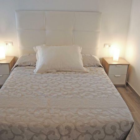 Recently Refurbished Apartment With Sea Views. Фуэнхирола Экстерьер фото
