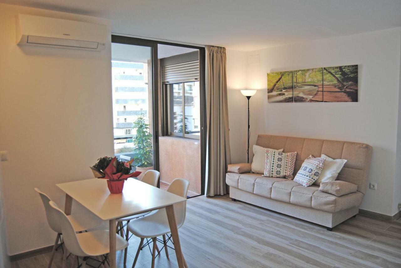 Recently Refurbished Apartment With Sea Views. Фуэнхирола Экстерьер фото
